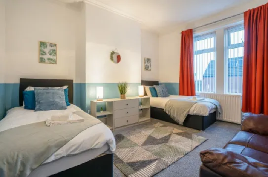 3 Bed-Free Parking-Close to City