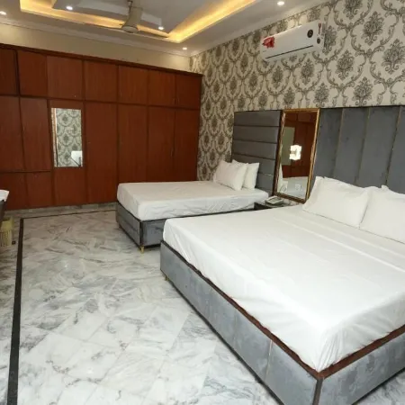 Red Fort Hotel Gulberg