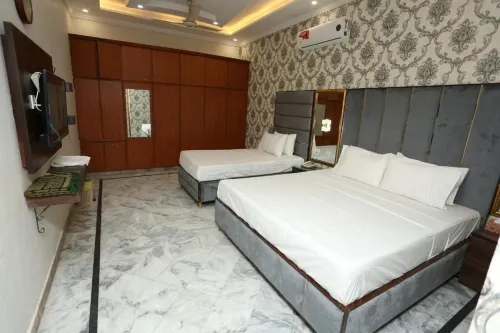 Red Fort Hotel Gulberg