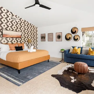 Heated Pool. Spacious Home w Lake Views. Sleeps 16 with tons of entertainment!