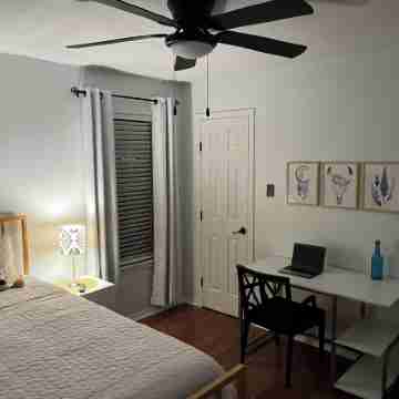 DRIP DROP INN - Stylish Hill Country Home in the Heart of Dripping Springs Rooms