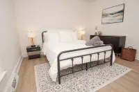 Stunning Updated 3Br 2BA Mint Hill Retreat Near All That Charlotte Has to Offer!