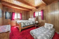 Canyon Cabin Hotels in Fawnskin