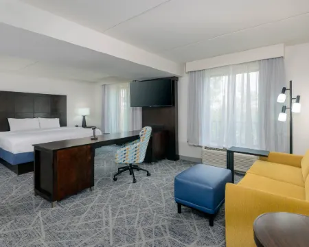 Hampton Inn & Suites Pensacola/Gulf Breeze Hotels in Santa Rosa County