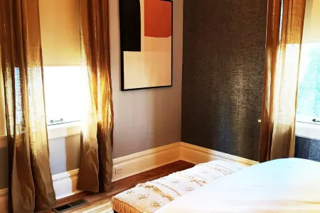 Luxury Short Term European Inspired Rental Flat 1 Отели рядом с достопримечательностью «Park Nicollet Eye Care and Optical Store St. Louis Park»