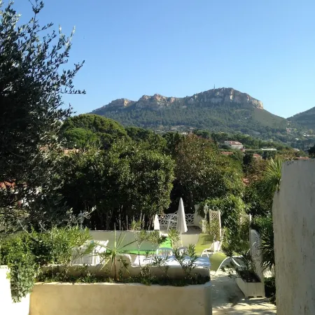 In villa, duplex 42 M2 center for 4 open terrace / garden parking space