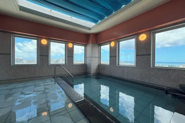 沖繩溫泉, 露櫻酒店那霸泊港店