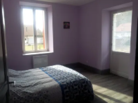 New renovated gite located less than 100 m from the lake, 80 €/nuit outside holidays