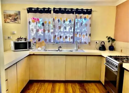 Diggers Dealers Accommodation Отели в г. Калгурли