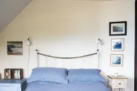 THATCHWAYS - Stunning traditional cottage overlooking the beach