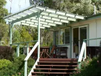 Olive's Cottage and Gardens - Mesmerising Views