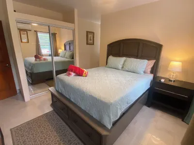 2 bedroom w/ 2 en-suite private bathrooms - 1mile from Cruz Bay Các khách sạn ở 
