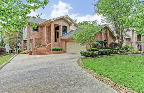 Gorgeous Private Oasis with Lakefront View, NEW LISTING