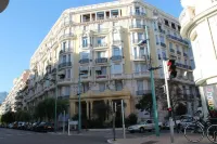 Apartment near sea and casino