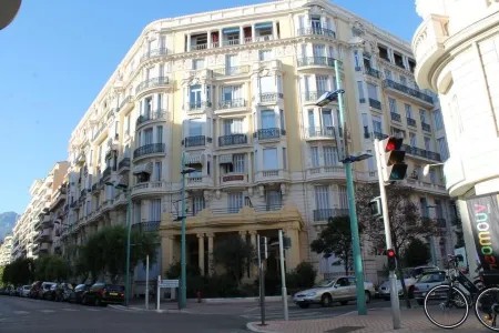 Apartment near sea and casino Отели рядом с достопримечательностью «Port de Menton Garavan»