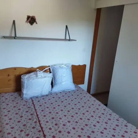 Comfortable 4-person apartment with 2 bedrooms Отели в г. Ле Деволюи