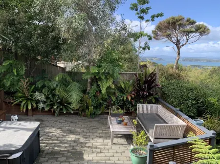 Wake up to the beautiful Bay of Islands. Family home overlooking Kerikeri Inlet