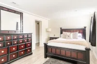 5 mins to the United Center! Cozy 2 bedroom apartment Hotels in 