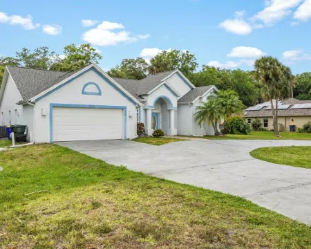 Turquoise Turtle Cove-25 Minutes to the Beach and Port! Hotels in Rockledge