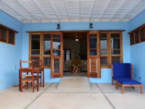 Ocean-View Apartment at VillaMerissa 4 BR/4 Bath. Walk to Beach, JackSprat Hotels in Treasure Beach