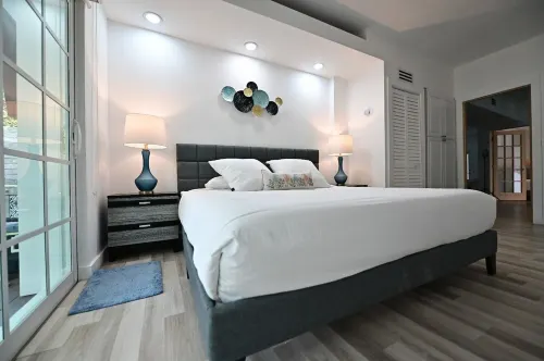 D’Mauchi-WaterHouse-Beaches20min-boat-dockparking