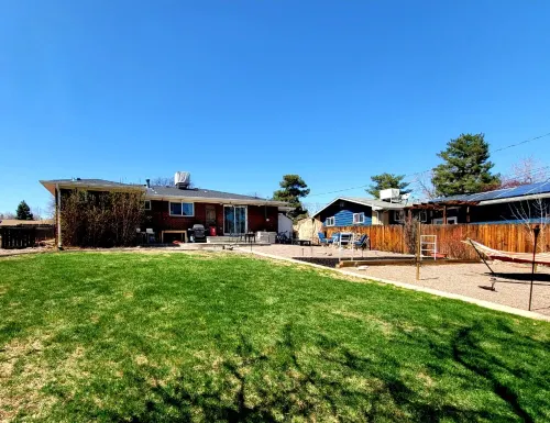 HILLSIDE MANOR! Home Theater, 10 Beds, games, darts, fire pit LITTLETON! Hotels in Littleton