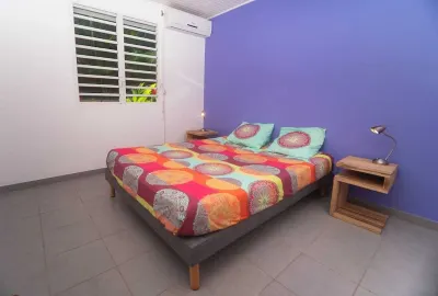 BEL'O... LOVELY VILLA WITH SEA VIEW, SWIMMING POOL AND CARBET. 住宿飯店