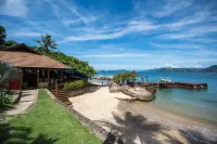 East end. Spectacular seafront house with 7 bedrooms, private beach.