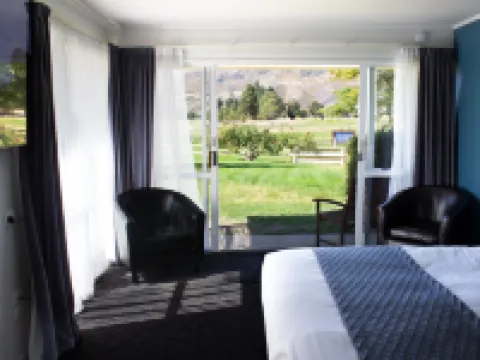 Lake Dunstan Motel Hotels in Cromwell