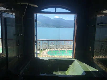 SPECTACULAR HOUSE ON THE SEASIDE Отели в г. Сан-Себастьян