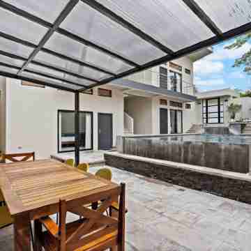 Charming 4-bedroom house with Private pool, Walking distance to the beach. Others