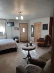 Blue Jay Inn Getaway with amazing views and wildlife