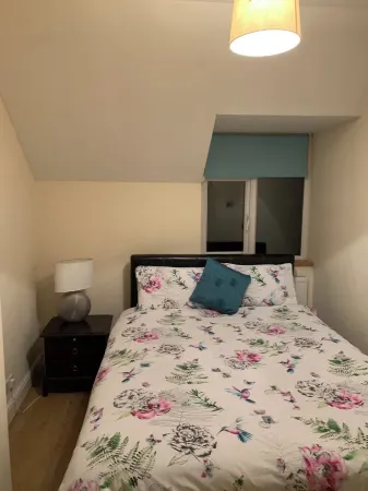 Spacious Homestay London Отели в г. Бекслихат