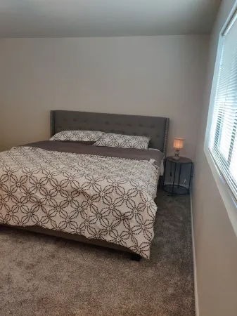 Cozy 2-bedroom townhome in pleasant Beaumont with AC, WiFi