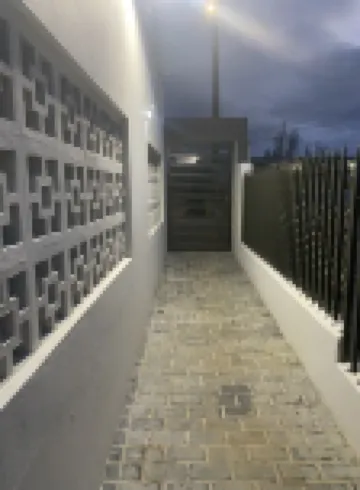 Luxury centric 1 bedroom apt - 5 min from the beach
