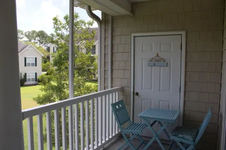 Comforts of Home Sweet Home! Close to Beaches!