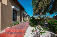 5 Min walk to Baby Beach! - Secluded Villa Hotels in Sint Nicolaas