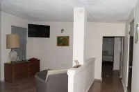 BAJOS MARINA BEACH HOUSE; Enjoy Sunsets on the Coast of the Caribbean Sea