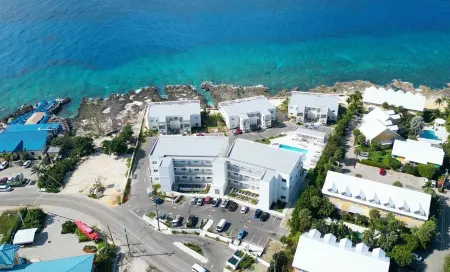 Sunset Point- Caribbean Elegance Redefined Отели в г. Запад Бэй