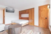 Moscato-Ski-In/Ski-Out (A Condo at Carleton Lodge)
