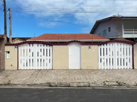 HOUSE IN THE CENTER OF BERTIOGA