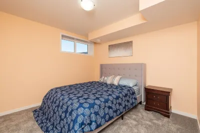 Newly built Cozy 2 bedroom secondary suite in Calgary Hotels in Southwest Calgary