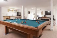 Amazing Hampton's Styled Getaway