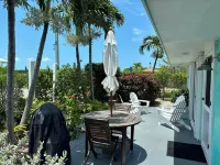 Newly Renovated Bathroom and Outdoor Shower! - Sandy Feet Retreat, Treasure Cay Hotels in 