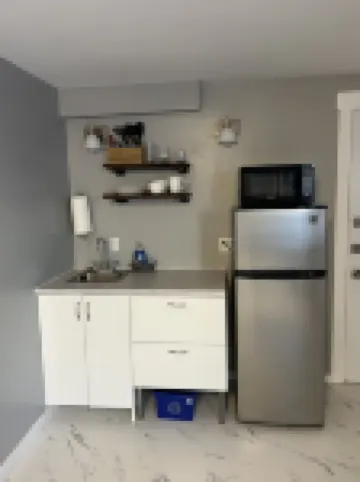 Chapel Suites - Deluxe King Suite Hotels in Kings County