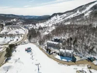 Condo à Stoneham Directement Dans les Pistes!! Ski in / ski out en Pleine Nature