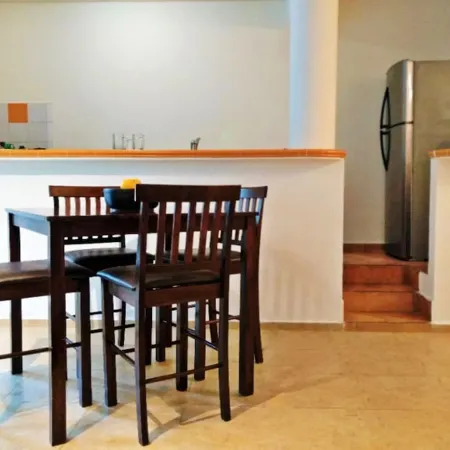 2 min to the Beach - Home & Garden