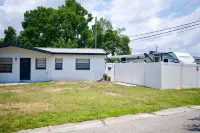 Stunning Modern Oasis in Tampa with Pool - Just 5 Minutes from Airport!