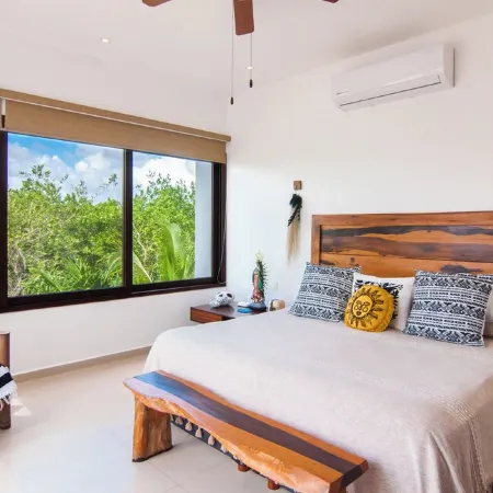 3 Bdrm. townhouse in gorgeous Akumal with WiFi & AC. Beach Club steps away!