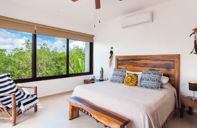 3 Bdrm. townhouse in gorgeous Akumal with WiFi & AC. Beach Club steps away!